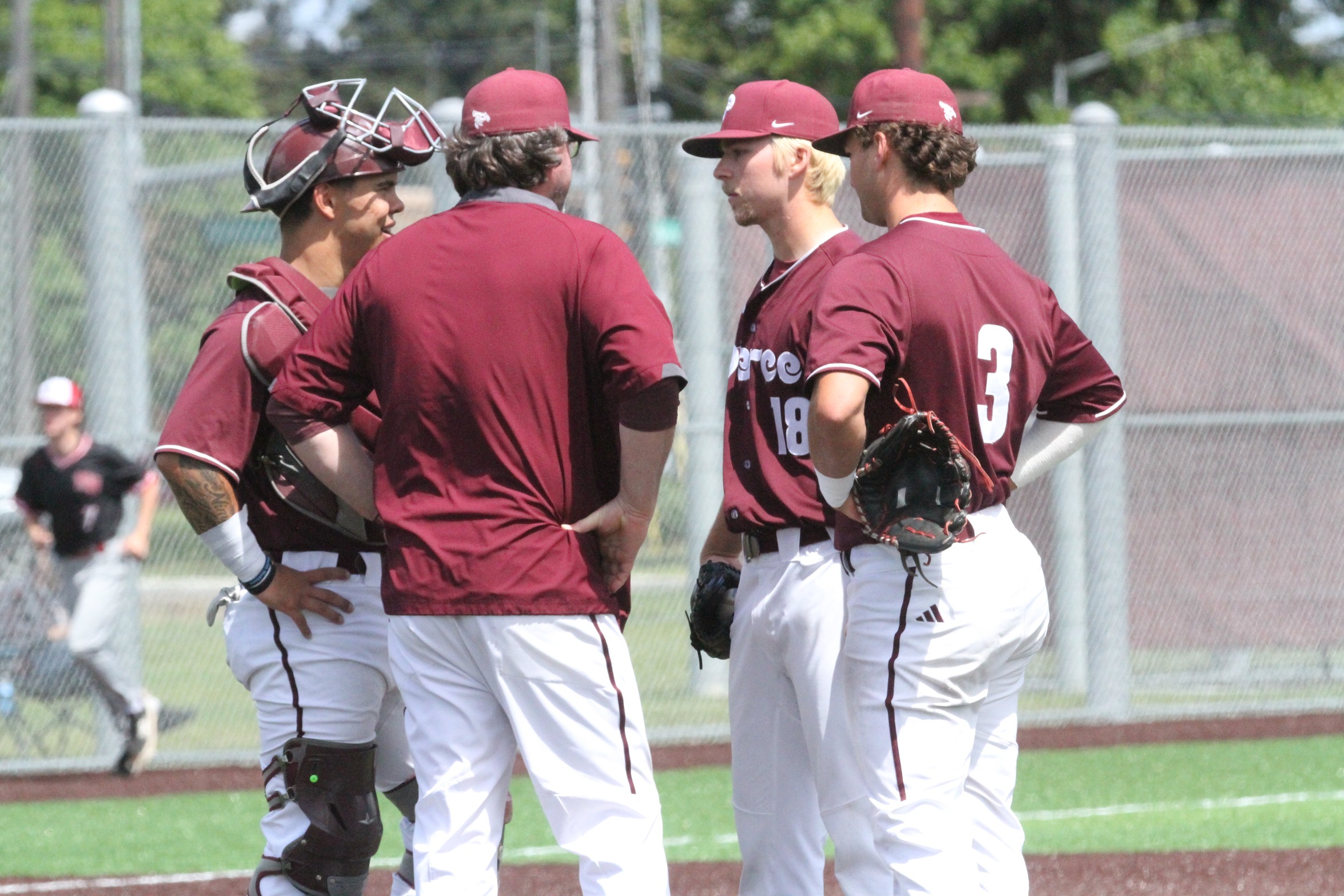 Pierce Falls to Everett in NWAC Championship Opener